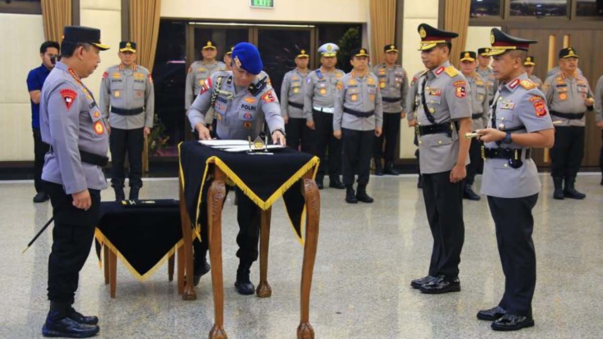 Irjen Rudi Setiawan Resmi Jabat Kapolda Jawa Barat Gantikan Jenderal Bintang Tiga Asal Tasikmalaya