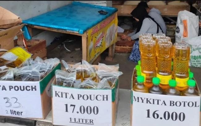  Pedagang di Pasar Tradisional Ciamis Jual Minyakita di Atas HET, Dampaknya Harga Ayam Goreng Ikut Naik