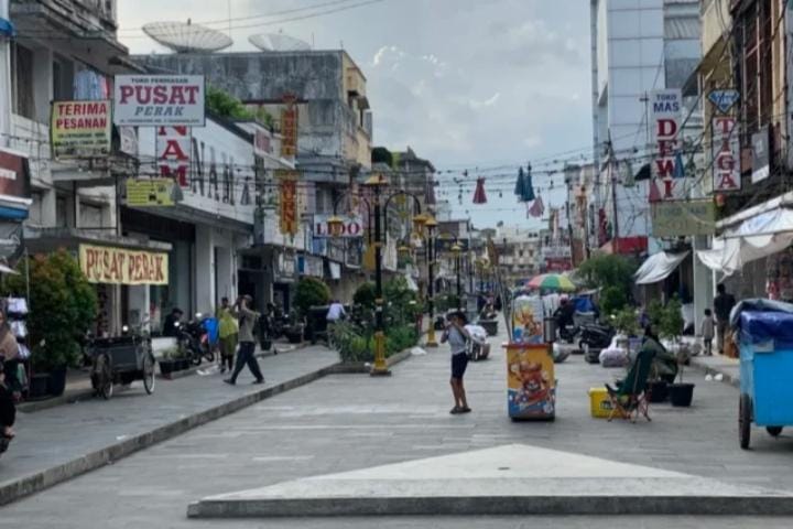 Jalan Pedestrian di Tasikmalaya Perlu Pembenahan, Masyarakat Ingin Kondisinya Tertata Rapi