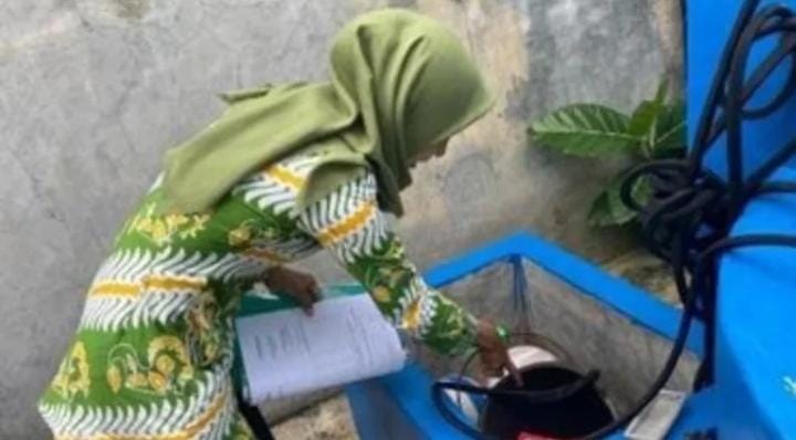 Seorang Anak Meninggal Akibat DBD, Puskesmas Banjar III Temukan Jentik Nyamuk di Sekitar Rumah dan Sekolahnya