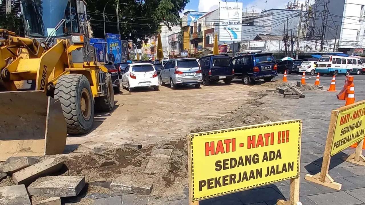 Batu Andesit Dibongkar Diganti Aspal Hotmix, Goodbye Proyek Miliaran Rupiah