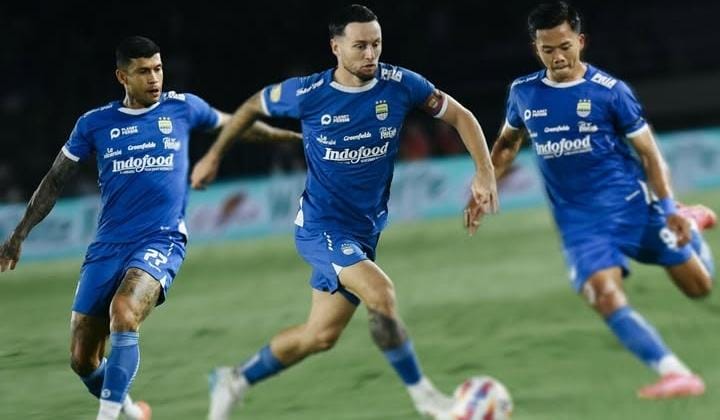 Dua Anggota Tim Persib dapat Penghargaan,  Bobotoh Beri Ucapan Selamat