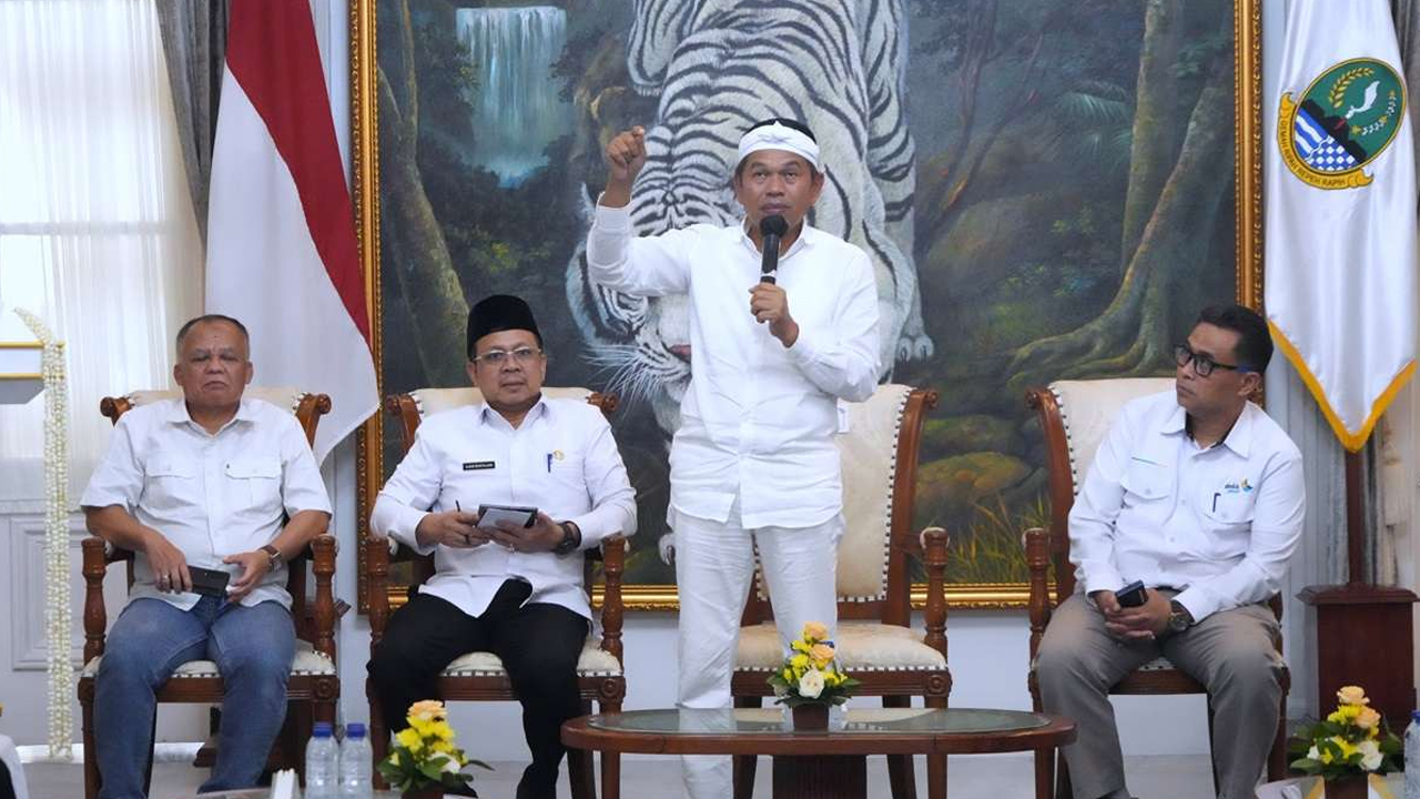 KDM Perbaiki Sistem Pendidikan: PPDB 2025 Tanpa Konflik, Siswa Dibina di Barak, Hibah Yayasan Distop Sementara