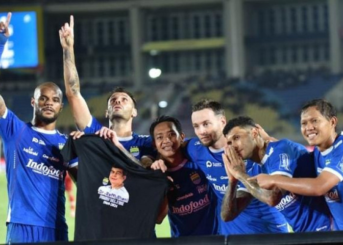 Juara Paruh Musim, Adam Alis Dipermanenkan Persib? Ini Alasan Dia Layak Lanjut Bersama Maung Bandung