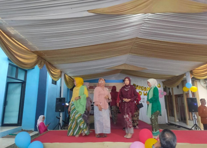 Cara Unik Dharma Wanita Persatuan Unit DP2KBP32 dalam Melestarikan Kebaya Tradisional