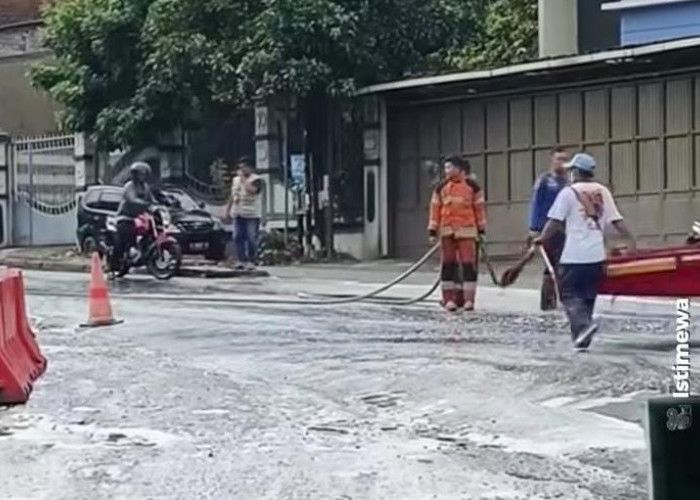 Viral, Cipratan Cairan Kimia di Bandung Barat Sebabkan Motor yang Melintas Mogok