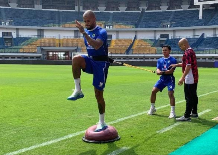 Kabar Gembira, Febri Hariyadi Mulai Jajal Stadion GBLA, Ini Kondisi Terbarunya