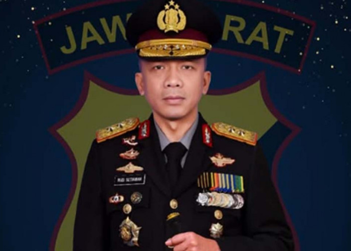 Dansat Brimob Polda Jabar Sambut Kedatangan Kapolda Baru Irjen Pol Rudi Setiawan