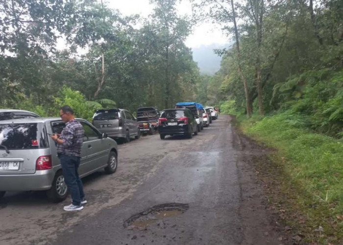 Kawasan Wisata Garut Dipadati Pengunjung Saat Libur Panjang Waisak, Polisi Perketat Pengamanan