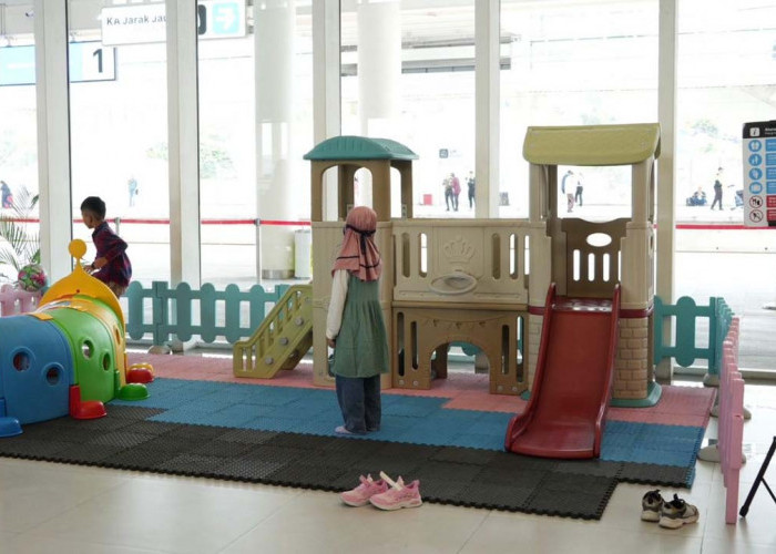 Anak Usia Ini Naik Whoosh Gratis, KCIC Tambah Loket Jelang Libur Panjang