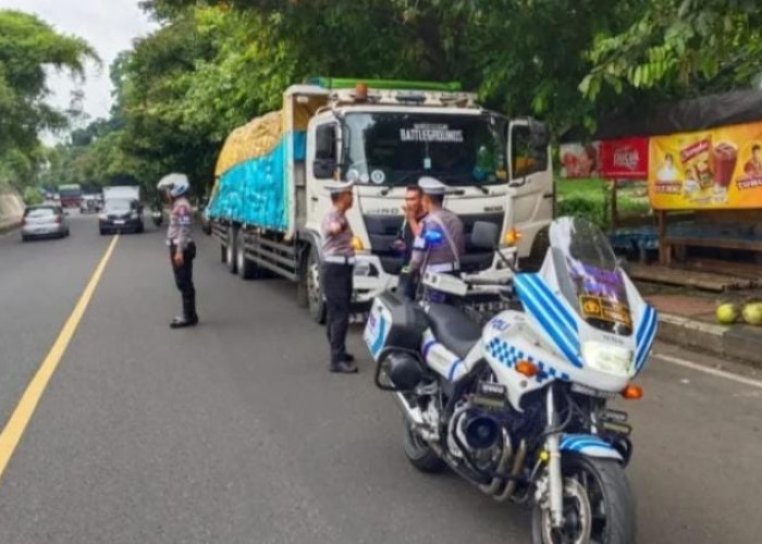 Polres Banjar Tindak Kendaraan Besar yang Melintas di Kota Banjar Selama Libur Nataru 2024/2025