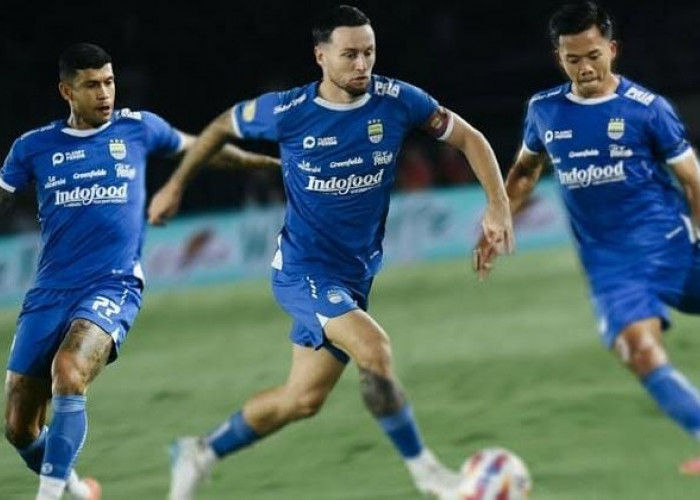 Dua Anggota Tim Persib dapat Penghargaan,  Bobotoh Beri Ucapan Selamat